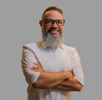 Claudemir H De Oliveira