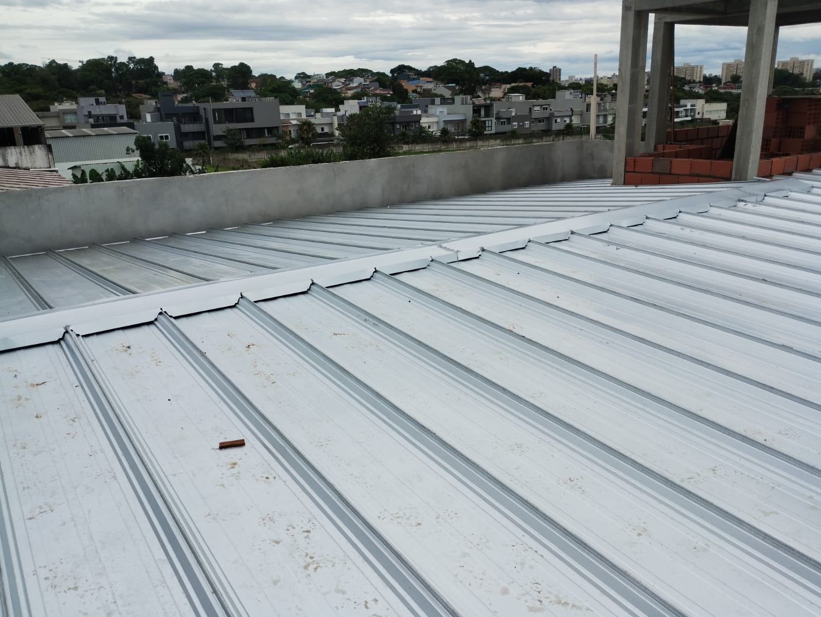 Divelog e SH Estruturas Metálicas presentes na obra do Ceporto